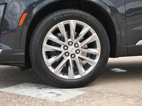 Certified 2023 Cadillac XT6 Premium Luxury w/ Technology Package AWD/4WD image 28