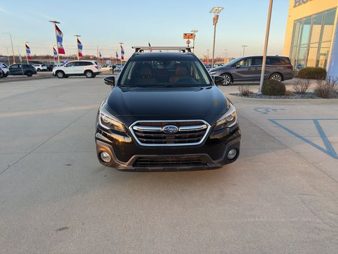 Used 2019 Subaru Outback 3.6R Touring w/ Popular Package #3A image 2