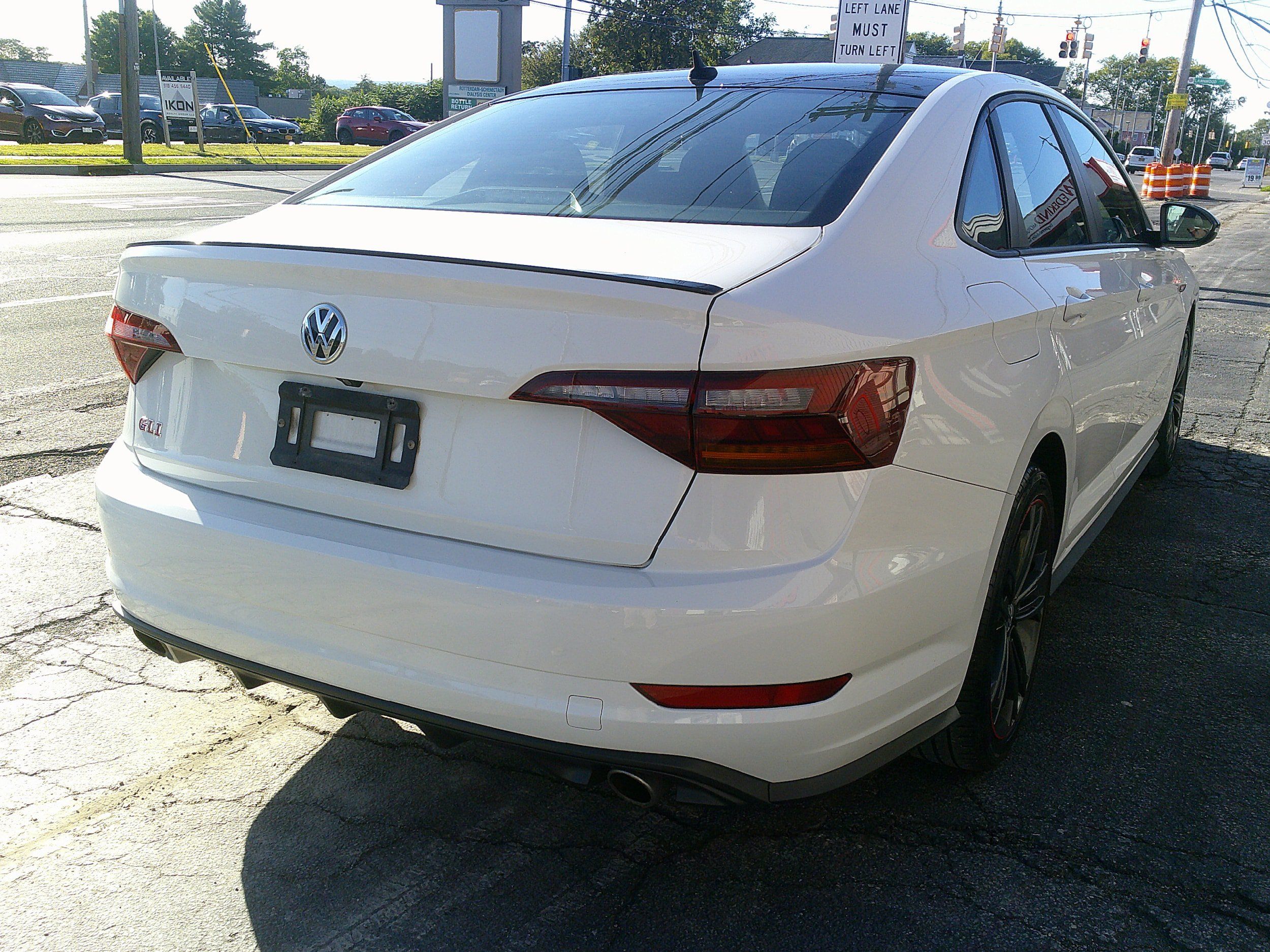 Used 2019 Volkswagen Jetta GLI FWD image 8