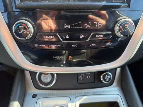 Used 2018 Nissan Murano SV image 26