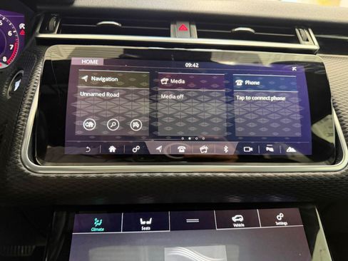 Used 2020 Land Rover Range Rover Velar R-Dynamic S AWD/4WD image 38