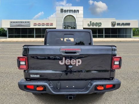 Used 2021 Jeep Gladiator Mojave AWD/4WD image 9