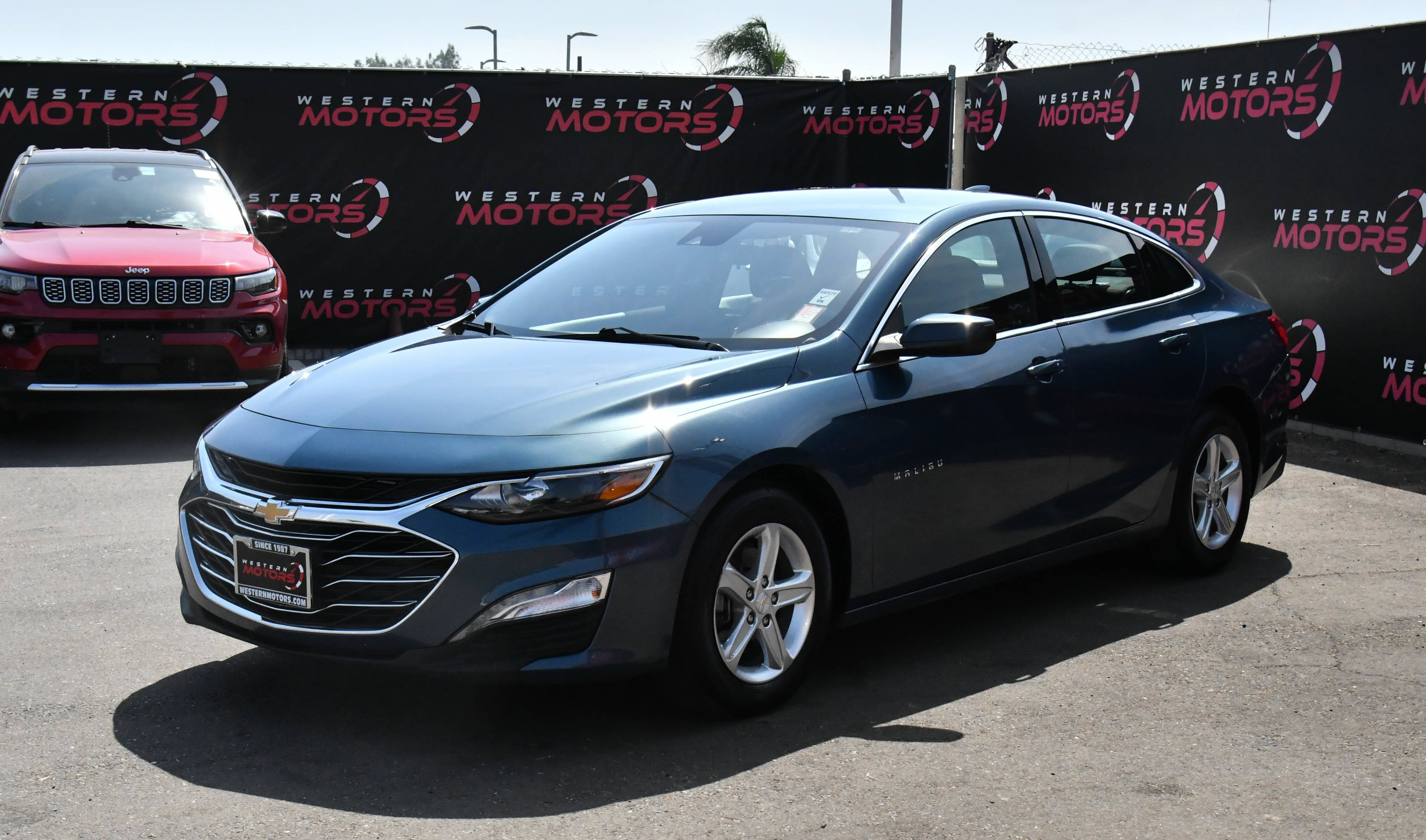 Used 2024 Chevrolet Malibu LT FWD image 3