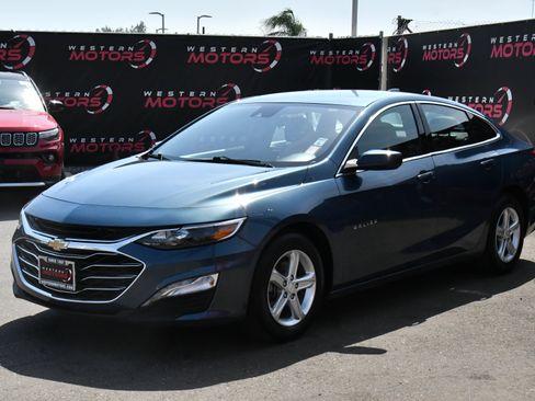 Used 2024 Chevrolet Malibu LT FWD image 3