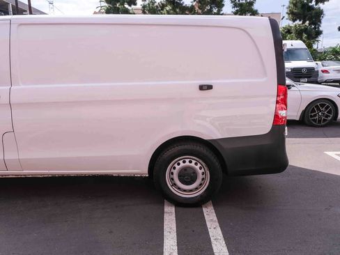 Used 2023 Mercedes-Benz Metris image 7