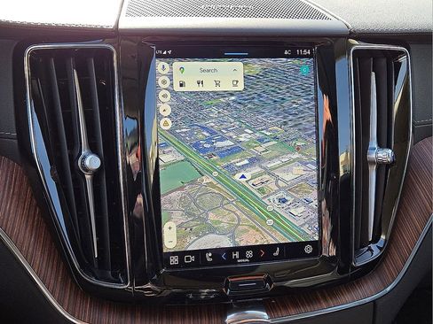 Used 2023 Volvo XC60 B6 Ultimate w/ Climate Package image 28