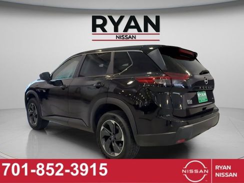 Certified 2025 Nissan Rogue SV image 3