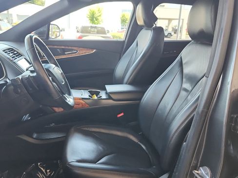 Used 2019 Lincoln Nautilus Reserve FWD image 15