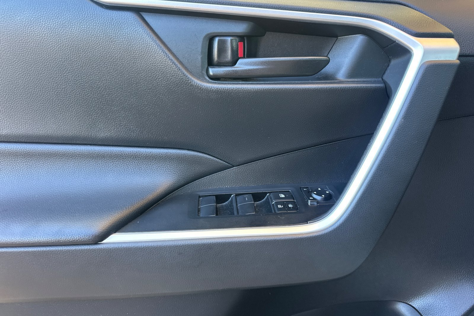 Certified 2020 Toyota RAV4 LE w/ All Weather Liner Package FWD image 13