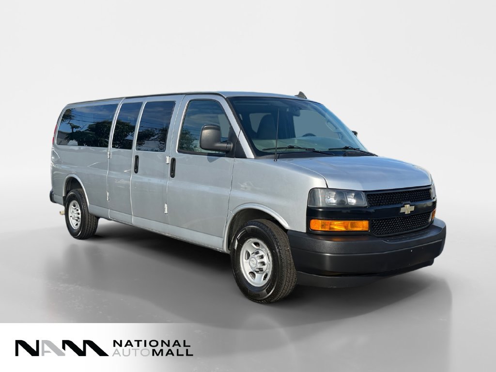 Used 2019 Chevrolet Express 3500 LS RWD image 7