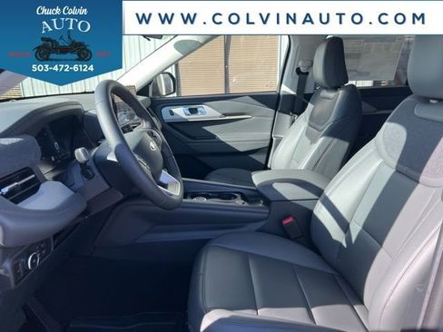 New 2026 Ford Explorer Active w/ Active Comfort Package image 12