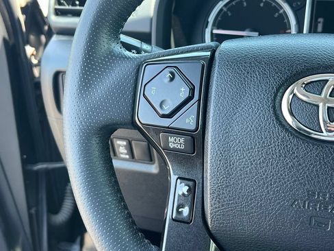 Used 2020 Toyota 4Runner TRD Off-Road Premium w/ Moonroof Package AWD/4WD image 30