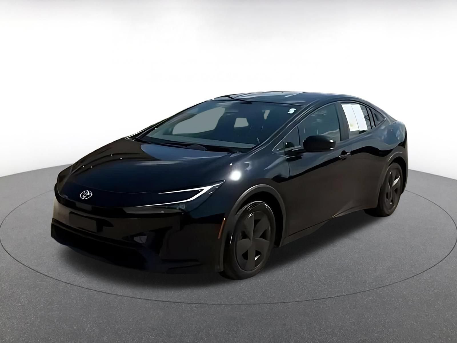 Used 2024 Toyota Prius LE FWD image 6
