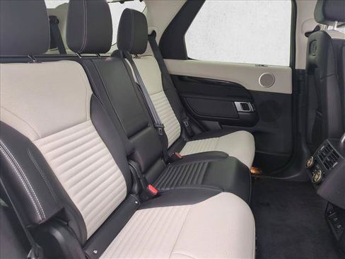 Certified 2025 Land Rover Discovery S AWD/4WD image 24