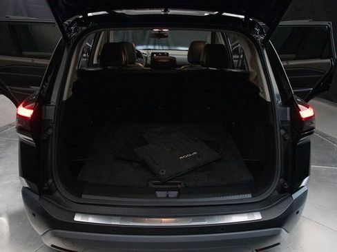 Used 2023 Nissan Rogue SV w/ SV Premium B Package image 19