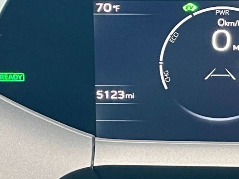 Used 2026 Toyota Prius XLE FWD image 32