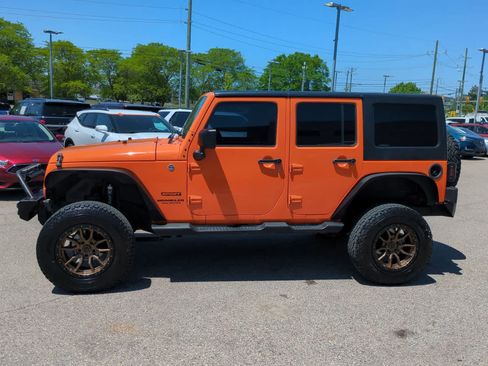 Used 2013 Jeep Wrangler Unlimited Sport AWD/4WD image 5