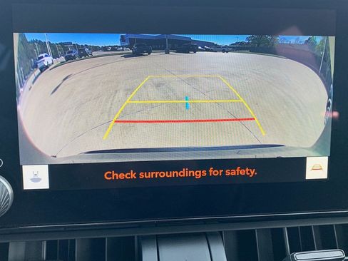 Used 2025 Toyota RAV4 XLE w/ Convenience Package image 5