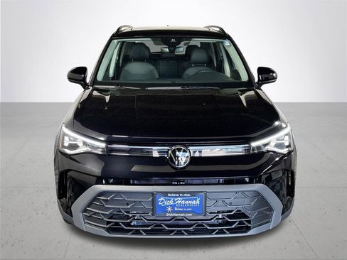 New 2025 Volkswagen Taos SE AWD/4WD image 3