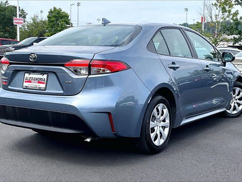 Used 2025 Toyota Corolla LE FWD image 12