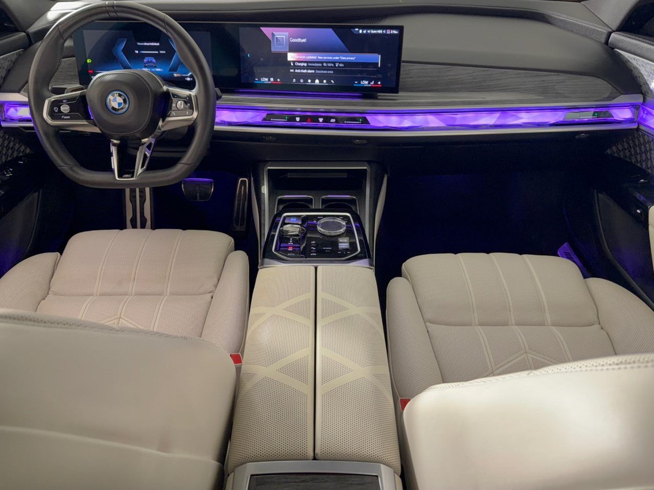Used 2023 BMW i7 xDrive60 AWD/4WD image 17