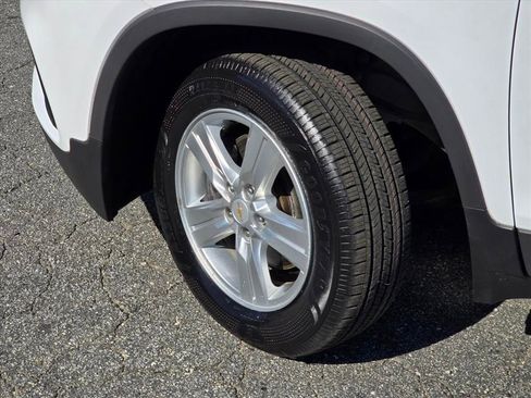 Used 2019 Chevrolet Trax LT w/ LT Convenience Package AWD/4WD image 27
