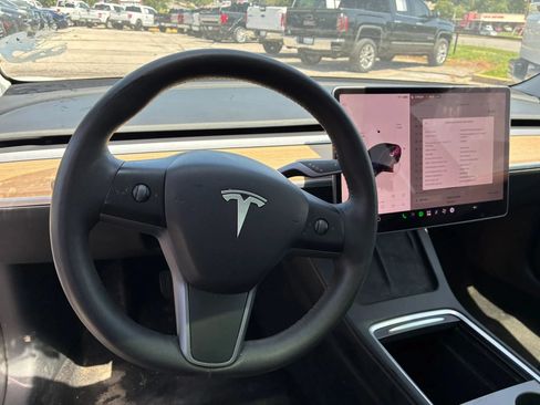 Used 2023 Tesla Model 3 Standard Range RWD image 5