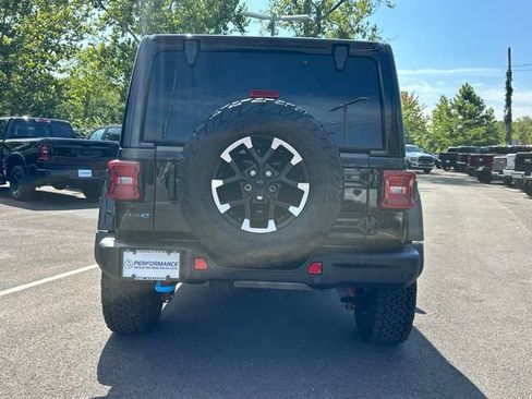 Used 2024 Jeep Wrangler Unlimited Rubicon 4xe AWD/4WD image 15