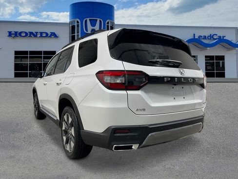 New 2026 Honda Pilot Touring image 3