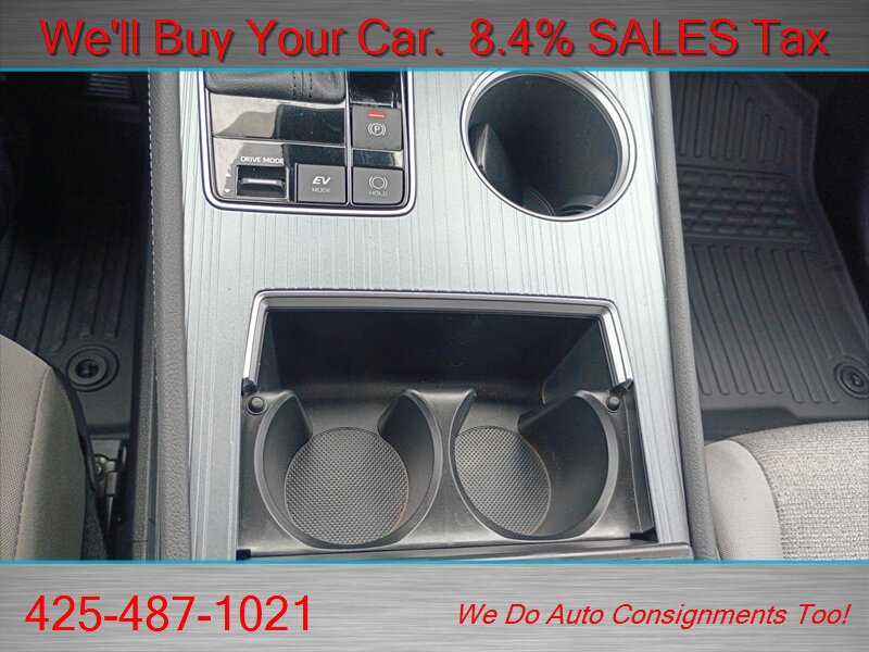 Used 2025 Toyota Sienna LE FWD image 43