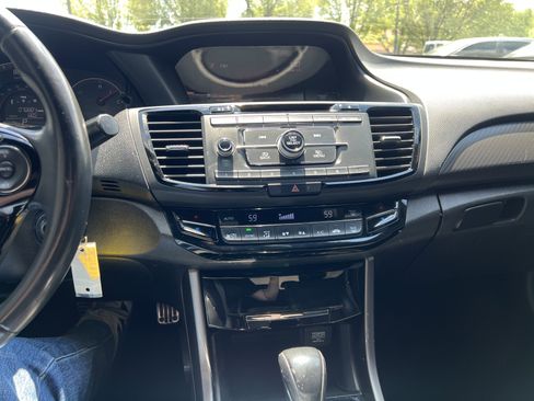 Used 2016 Honda Accord Sport image 19