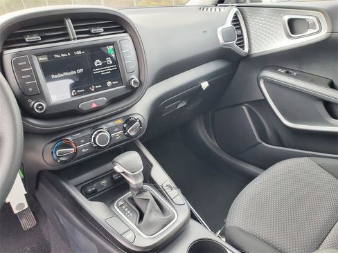 New 2025 Kia Soul LX image 15