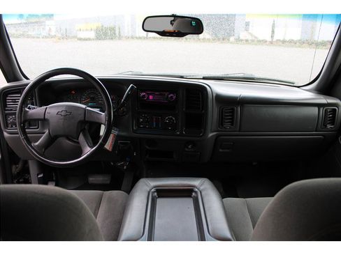 Used 2005 Chevrolet Silverado 1500 LS w/ Light Duty Power Package AWD/4WD image 10