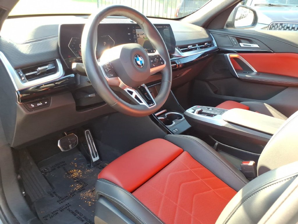 Used 2025 BMW X2 xDrive28i AWD/4WD image 12