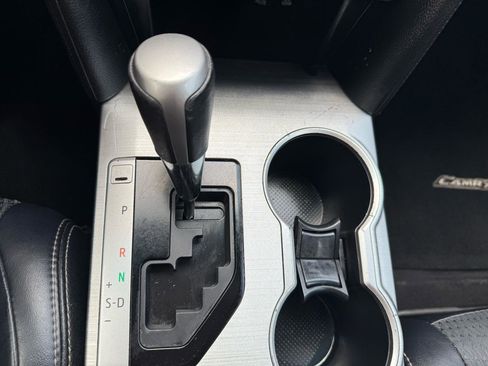 Used 2012 Toyota Camry SE FWD image 21