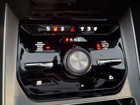 Used 2025 Jeep Wagoneer Series II image 41