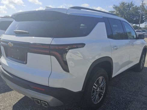 Used 2026 Chevrolet Traverse LT w/ Driver Confidence Package FWD image 2