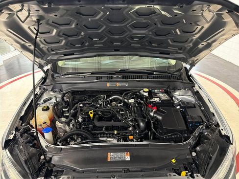 Used 2020 Ford Fusion SE image 11