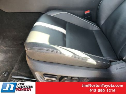 Used 2025 Toyota Camry SE FWD image 25