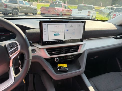 New 2026 Ford Explorer Active RWD image 13
