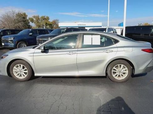Used 2025 Toyota Camry LE image 6