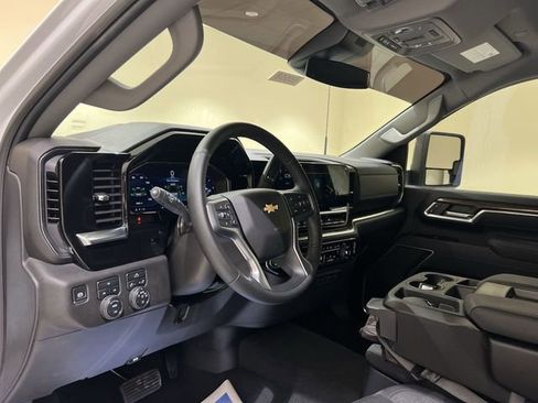 Certified 2025 Chevrolet Silverado 3500 LT w/ Convenience Package image 9