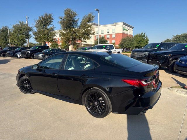 Used 2025 Toyota Camry SE FWD image 5