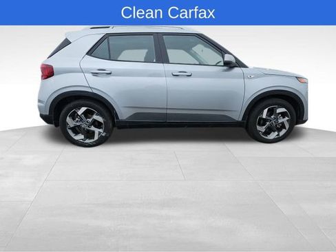 Used 2023 Hyundai Venue SEL image 6