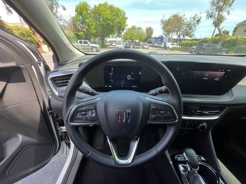 Used 2025 Buick Encore GX Preferred FWD image 32