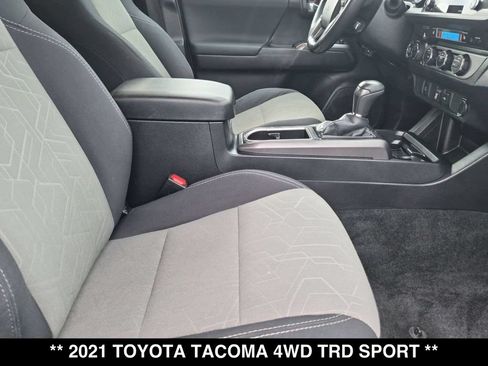 Used 2021 Toyota Tacoma TRD Sport AWD/4WD image 28