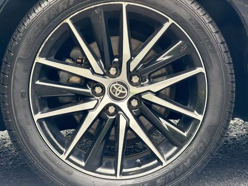 Used 2022 Toyota Camry SE w/ Cold Weather Package FWD image 14