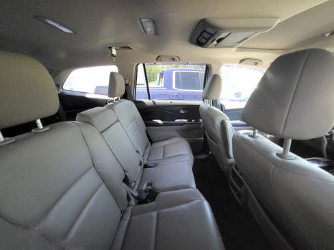 Used 2016 Honda Pilot Touring image 9