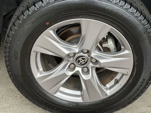 Certified 2025 Toyota RAV4 XLE FWD image 8