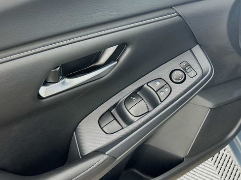 Used 2025 Nissan Sentra SV FWD image 15